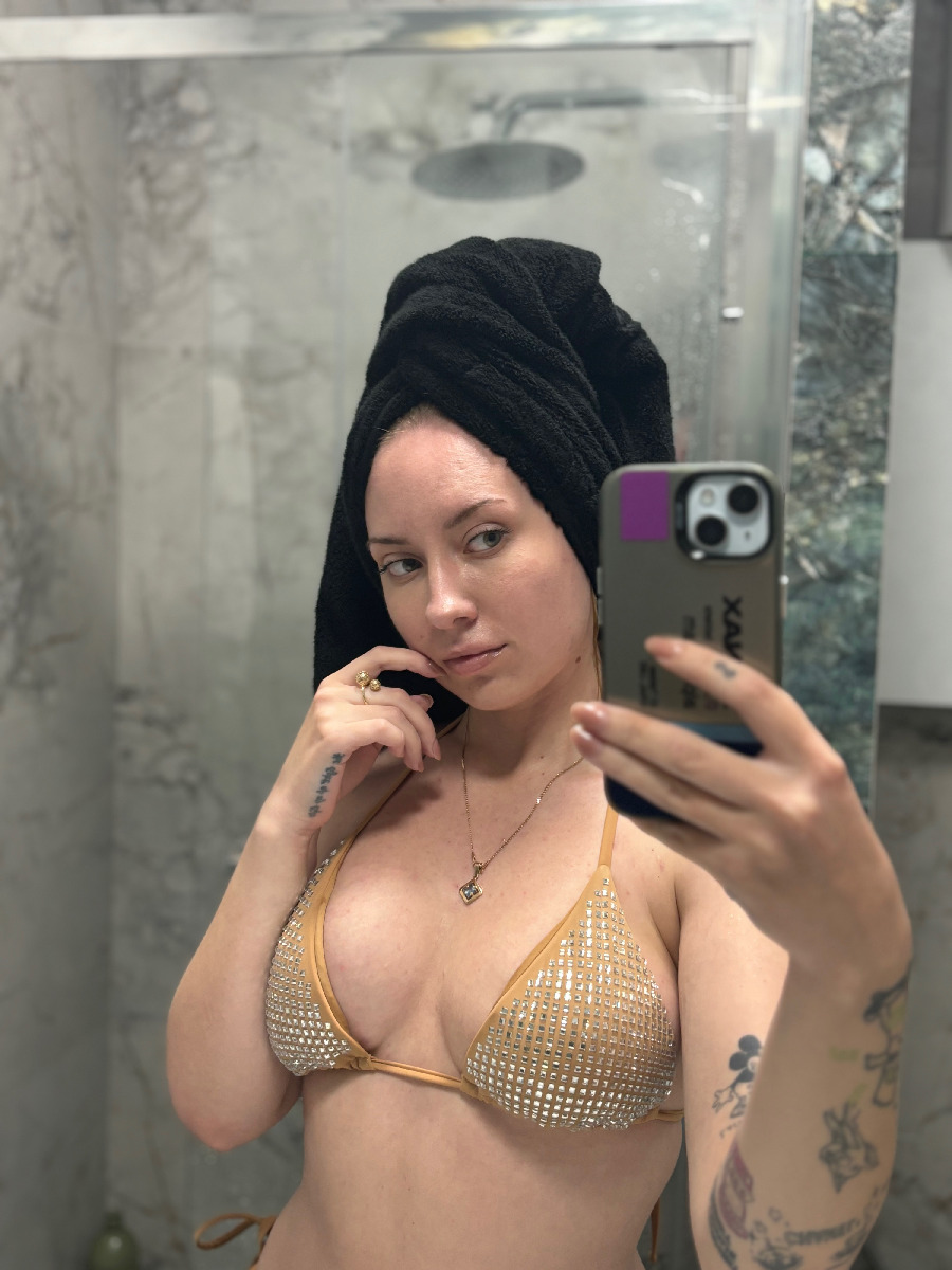 Nude girl KateV in Skopje