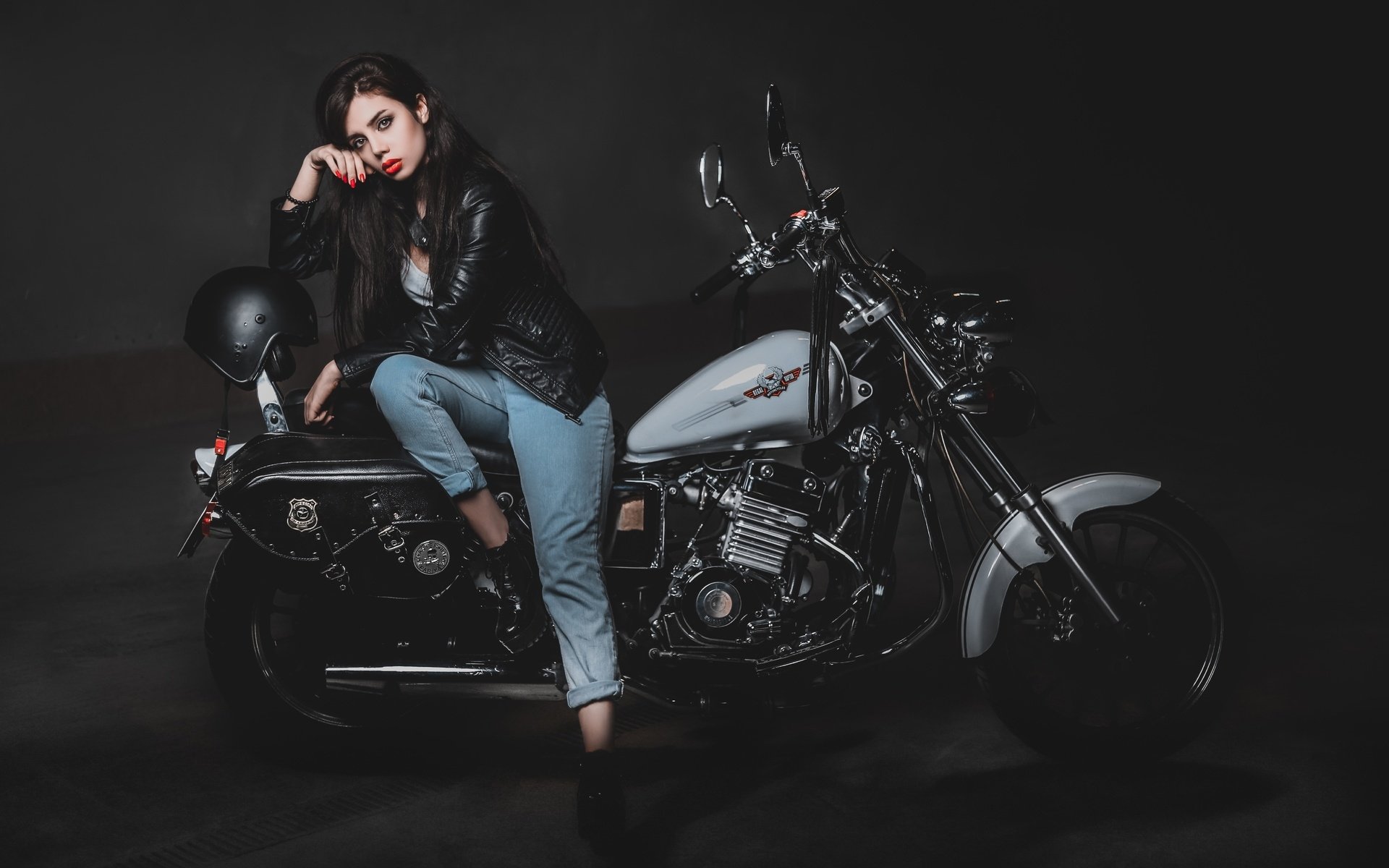 Biker girls: style and drive in Skopje
