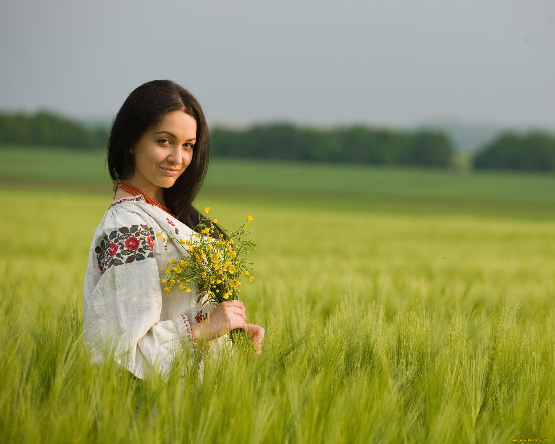 Women in Slavic costumes in Skopje