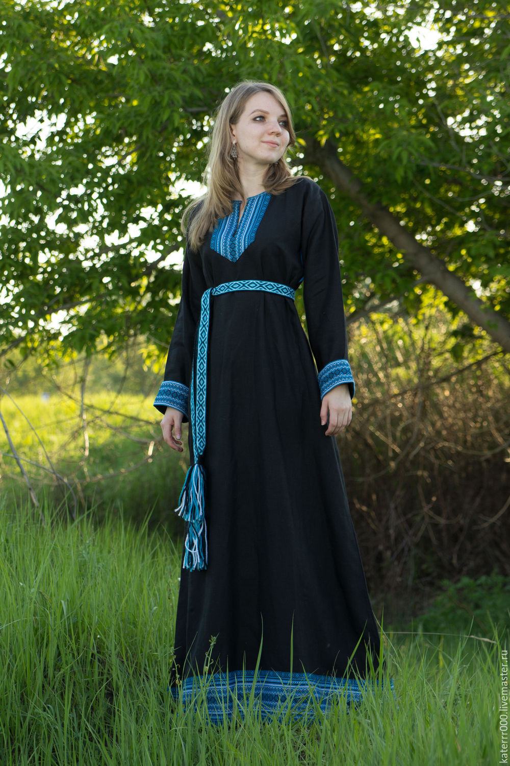 Women in Slavic costumes in Skopje