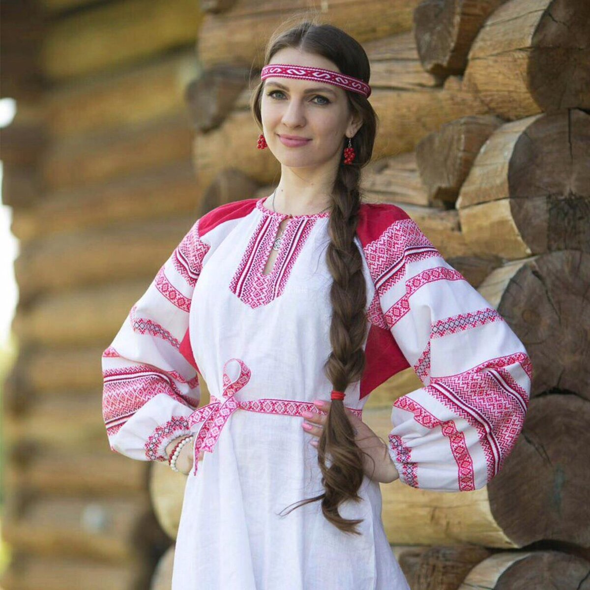 Girls in Slavic costumes in Skopje